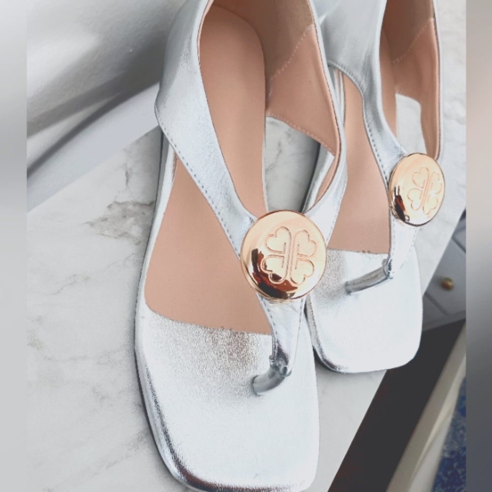 NWOT Elegant Silver Women's Shoes, size 9